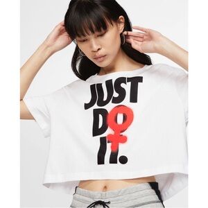 Nike Women's White Graphic Crop Top